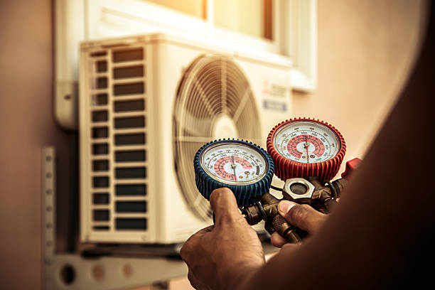 Professional Heat Pump Repair technician working in Independence, OH